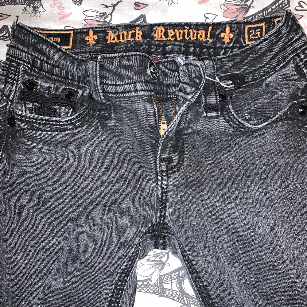 Faded Black Women’s Rock Revival Jeans - Picture 1 of 3